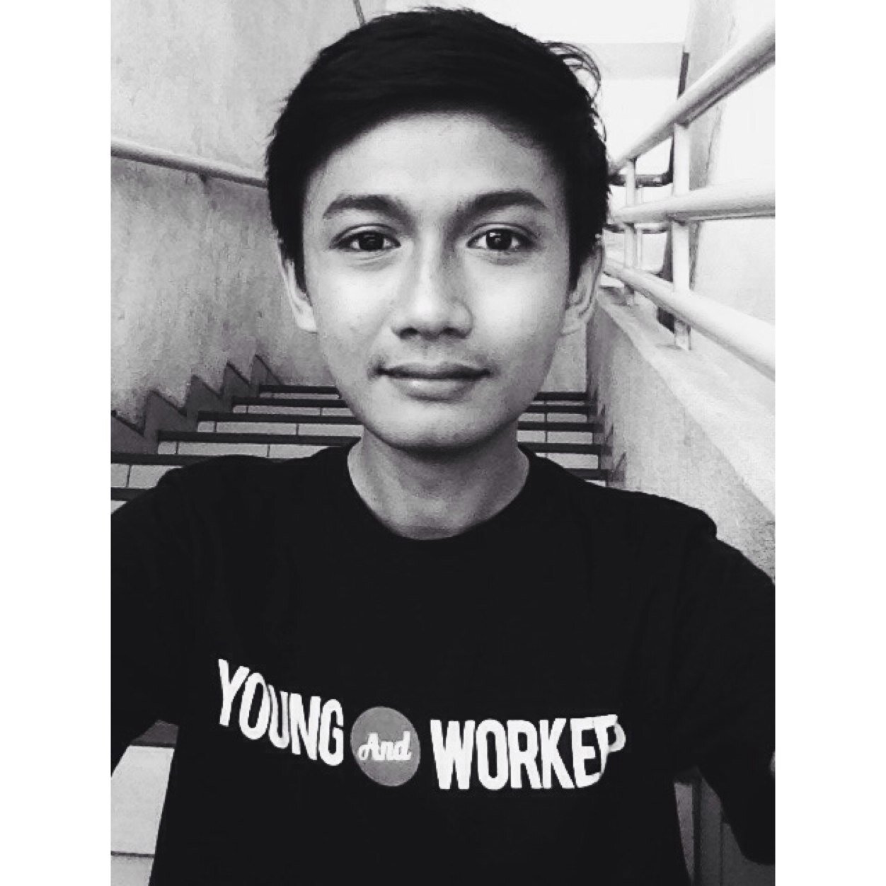 Raadaeng's profile picture. Young and workers
