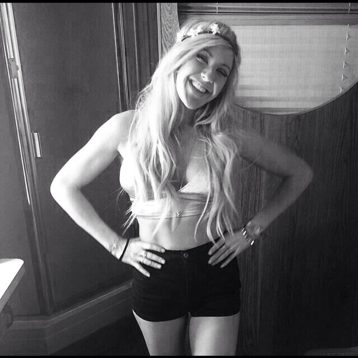 Do you want my heart between your teeth? Elana Jane Goulding ♡ 3-12-14 △Goulddigger△