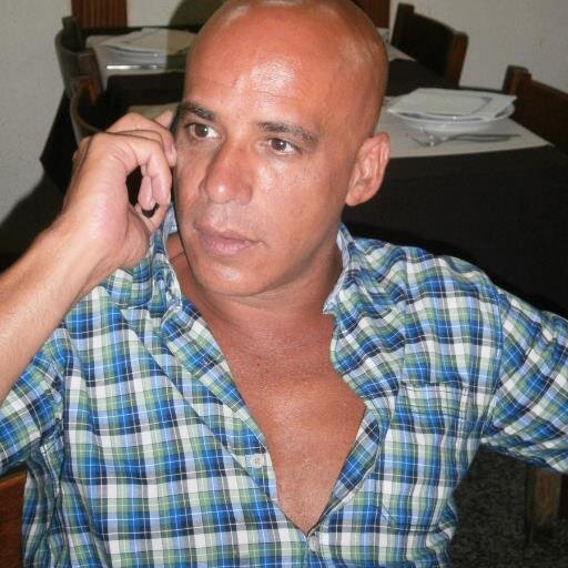 Entrepeneur / Family Man / Father of Twin Boys / Benfica FAN 8885 / Wine Lover