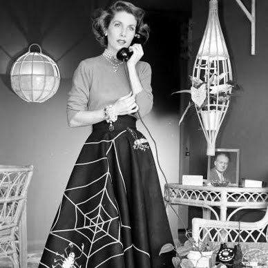 . old . antique . retro . dusty . rusty .
Here you will get tweets about updates to my Etsy shop, and other retro stuff! I love vintage fashion and celebs!
