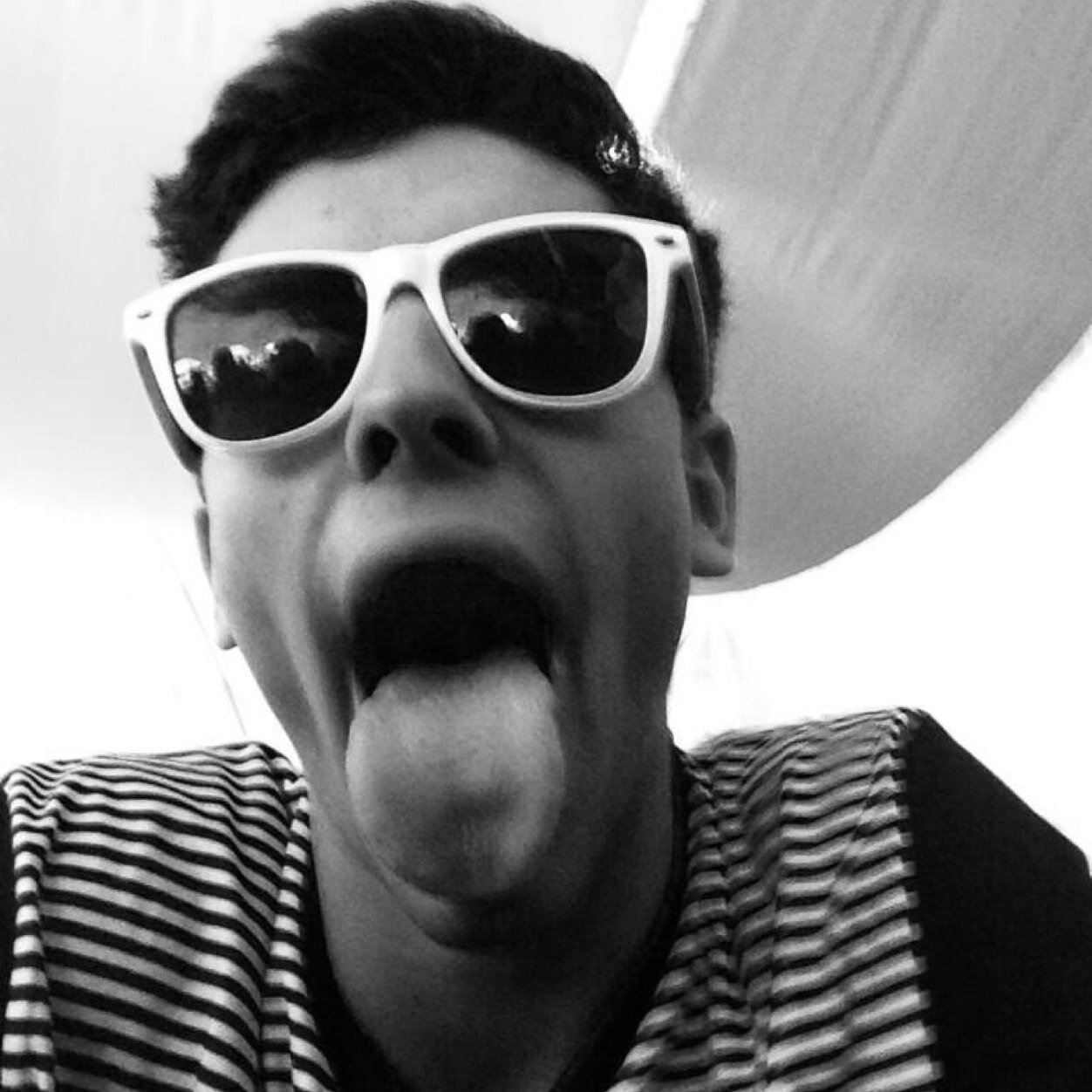 ❤️DON'T FOLLOW THIS ACCOUNT❤️ ❤️Free follow from @CALMMendes❤️ ❤️Follow her if you feel like it❤️
