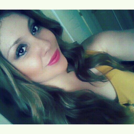 ahhhhlllliiiiee's profile picture. 