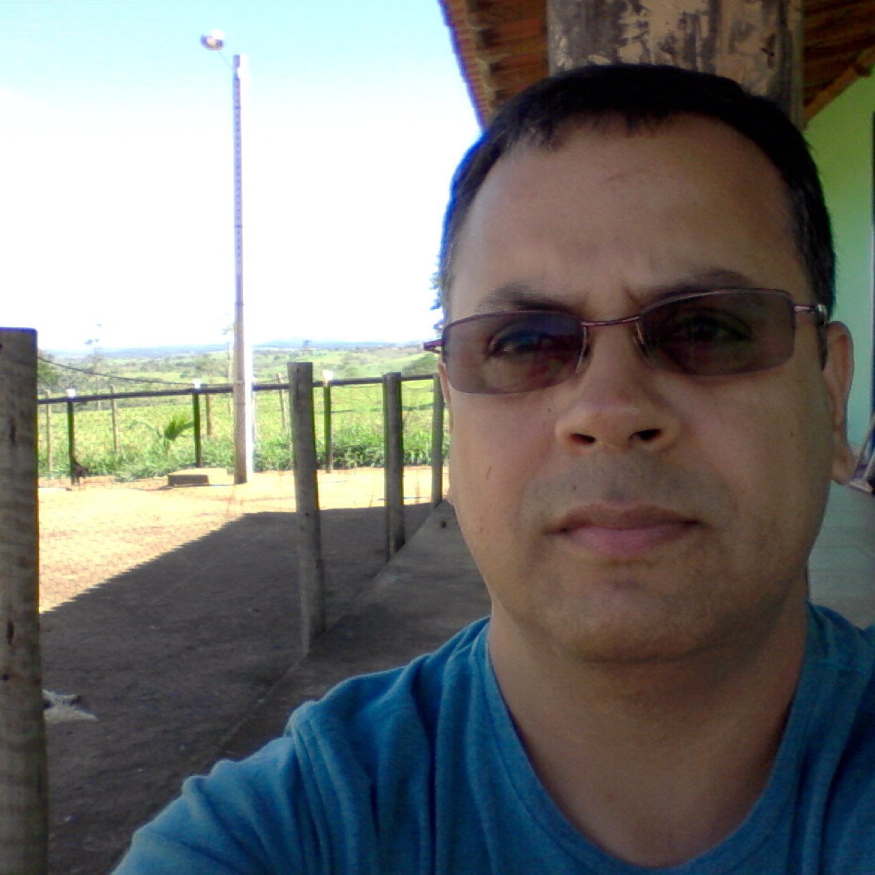 DINESHVEE's profile picture. 