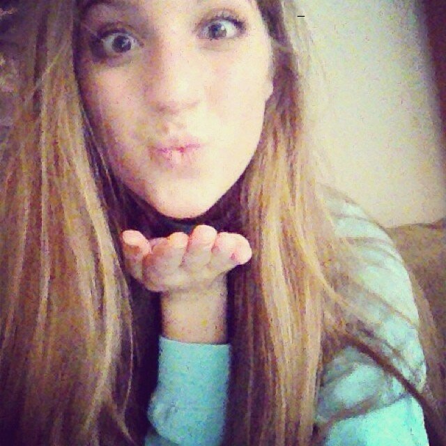 ablogbylindsey's profile picture. cat-lover, baker, makeup fanatic, etc