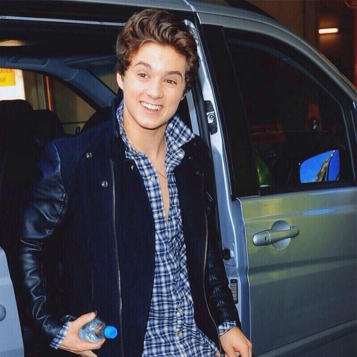 Please Follow @TheVampsSecret and help her reach her goal :)