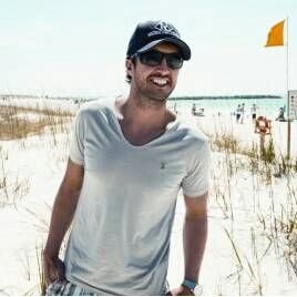 Married to @hiscountrywife. Father to Julie and Luke. Country born CEO. #RP/#RL