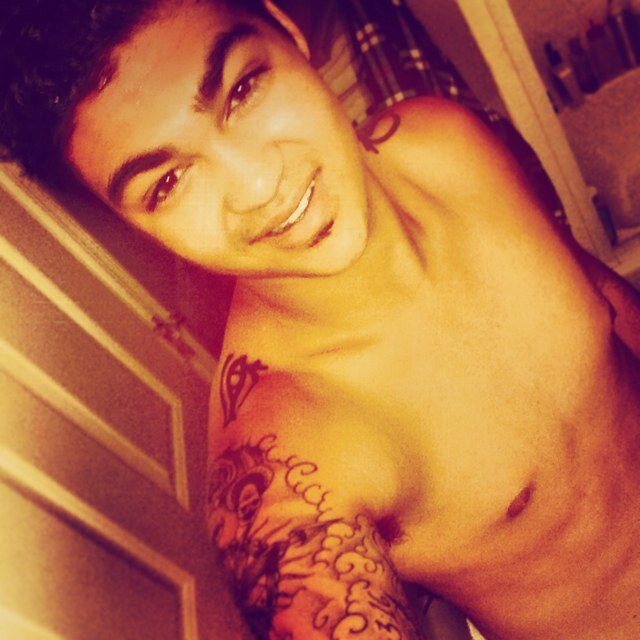 2abeg's profile picture. Jones dentistry ready to work hard for what i want out of life follow me music is my life aswell