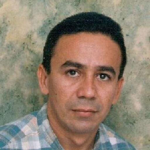 Maestro de Sociales, Filosofía (Educación Media) e Investigación (Educación Superior) 
Hincha del Ballet Azul