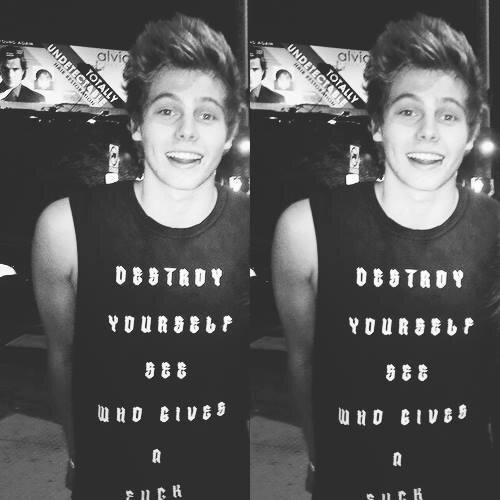 Hiiiii cuties please click the link in my bio for a dm to luke/4 show proof please x
