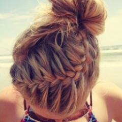 Hair_MakeUpTips's profile picture. Life is to short to have boring hair.
