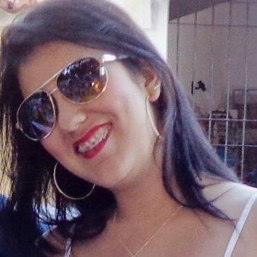 ρσr fσrα α мєnιnα qυє мυιтσs נυℓgαм... 
ρσr dєnтrσ α мυℓнєr qυє ρσυcσs cσnнєcєм.