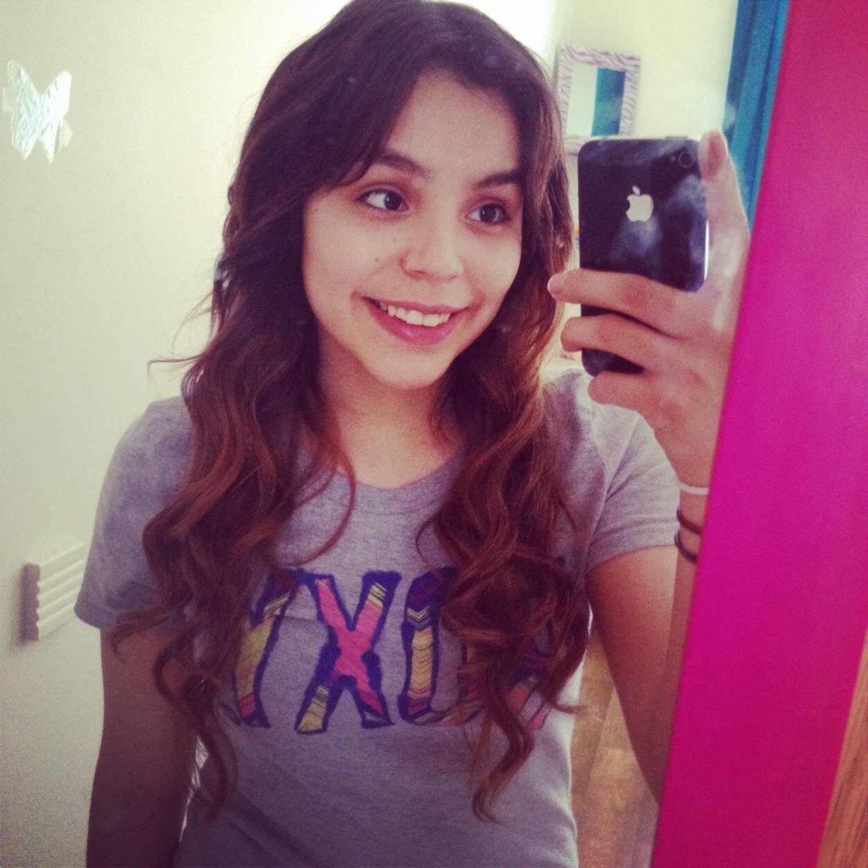 Hi im jenna & i suck at making bios, so fuckk off