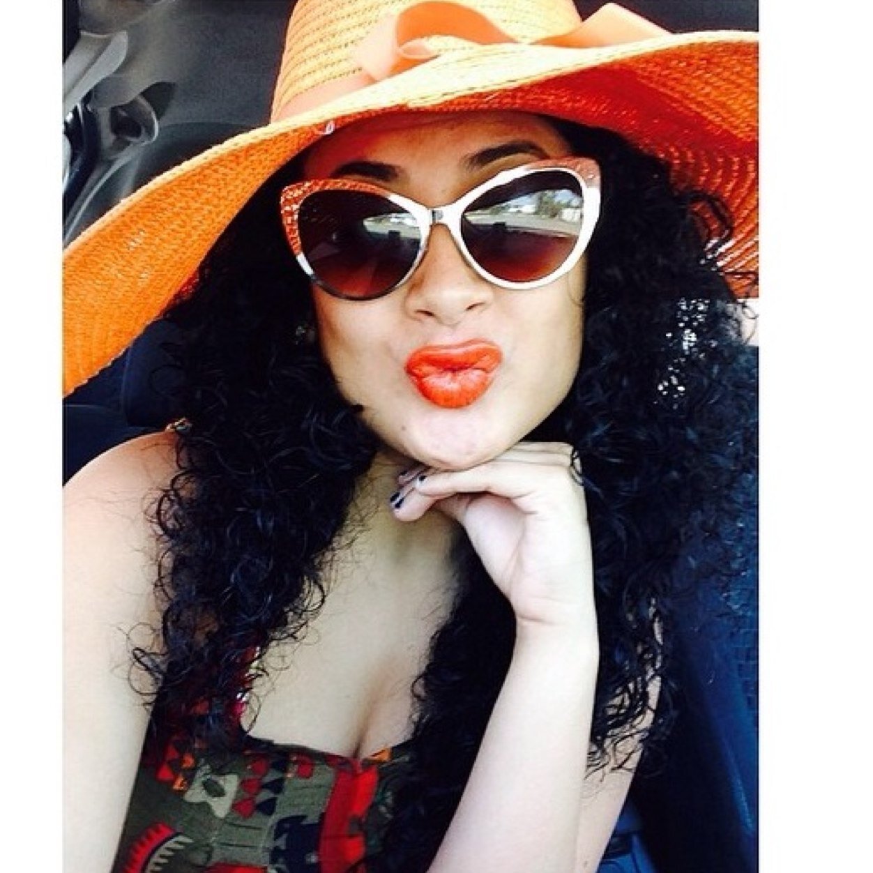 instagram : @daiseybueno_