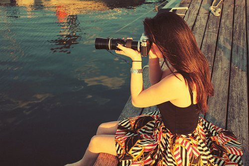 la fotografia crea, desarrolla una vision mejor, mas selectiva, mas aguda mirando cada ves mas detalladamenta lo que pasa en el mundo