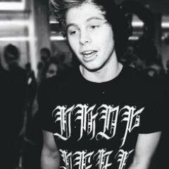 LukeHPrvt96's profile picture. @5SOS my 2 backups are @PrvtLukeH & @LukeHPrvt96 my main is @Luke5SOS