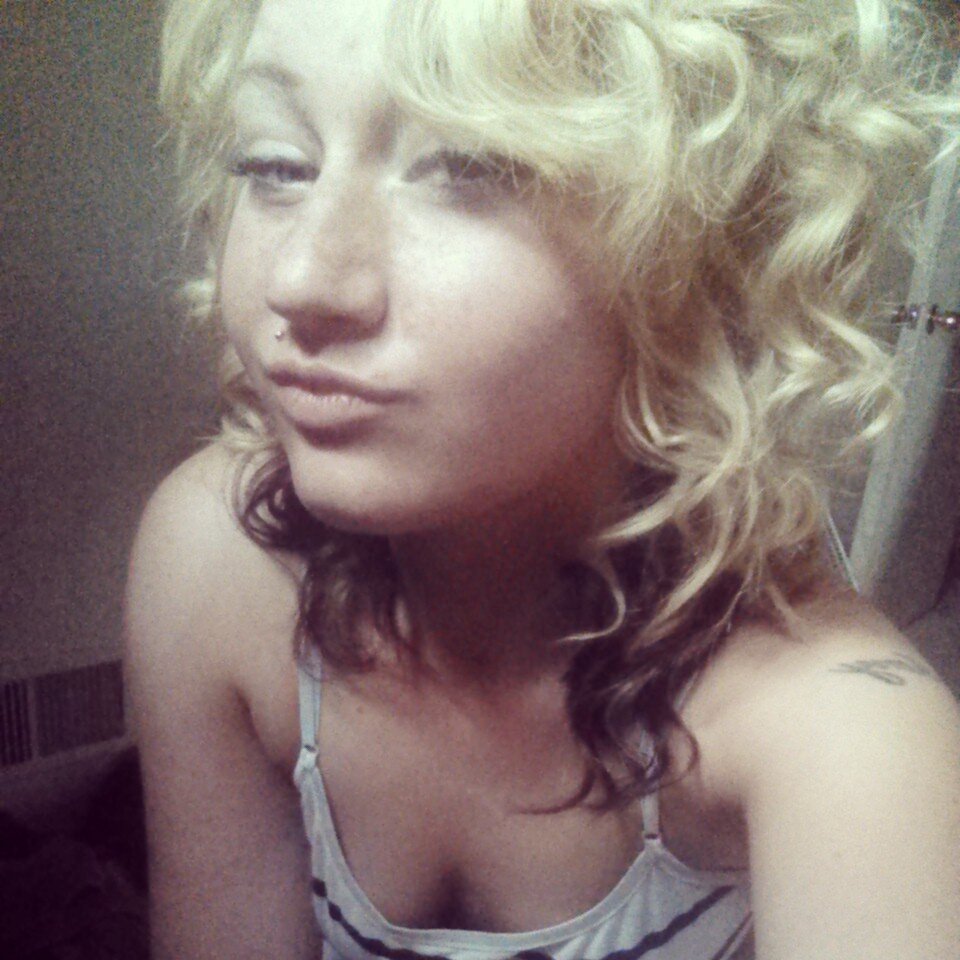 #TeamShortBitches #TeamTeenMom #TeamFwm. ;P Lovin my baby boii ,, Love dem haterz ,,, Keep it on that 100% ,, Not waisting my time on dem fake pepzz !!