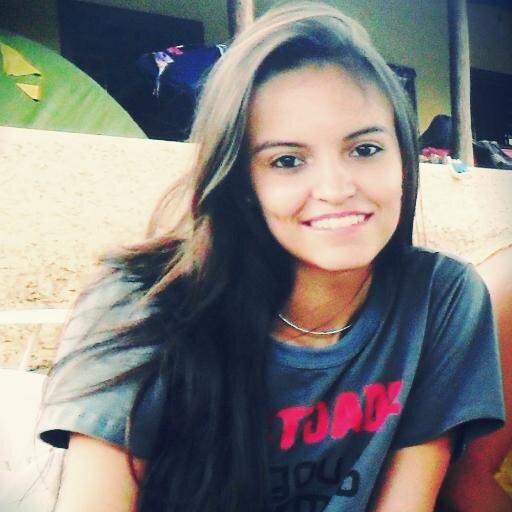 ''Simplifique. A vida não precisa ser complicada.''                                                      ★	  
 @ClubeFollowBack