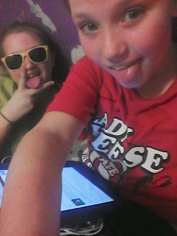 Heyy there, im sami and im friendly all the time. Can we be friends? If you do my facebook is sami lovingit klinkhammer. Its wierd ik