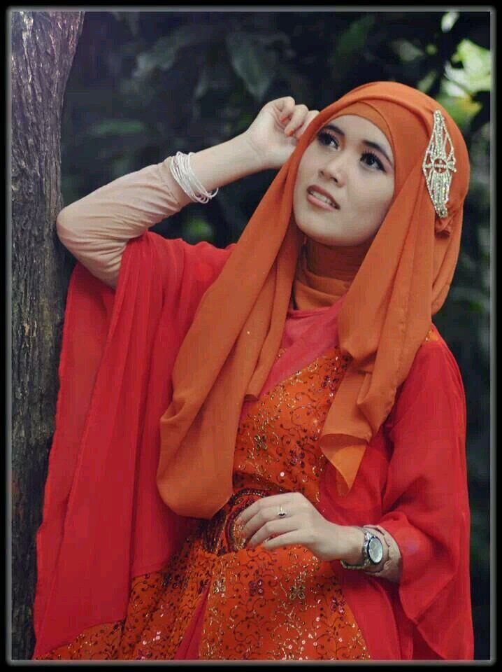 There is one happiness in life to love ♥ and be loved ♥| Mahasiswi in UHAMKA University | Tallent Hijab Models Inspiration | Teacher In Yapis Junior High School