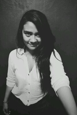 RuizOMaleja's profile picture. De palabras fuertes y miradas tiernas ! De vicios y excesos ! De música y desamores !