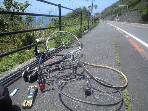 ちょっとお高い自転車(黒)買いました、捗るけど荷物が載らないのが難点。(社)宇宙エレベーター協会会員、(社)日本唐揚協会認定カラアゲニスト、日本カレーパン協会認定パンタジスタ、アウシタン。