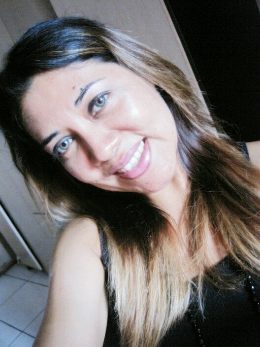 Só sei dizer que ainda estou EM OBRAS, sendo moldada e aperfeiçoada dia após dia pelo Espírito Santo, desculpe o transtorno.