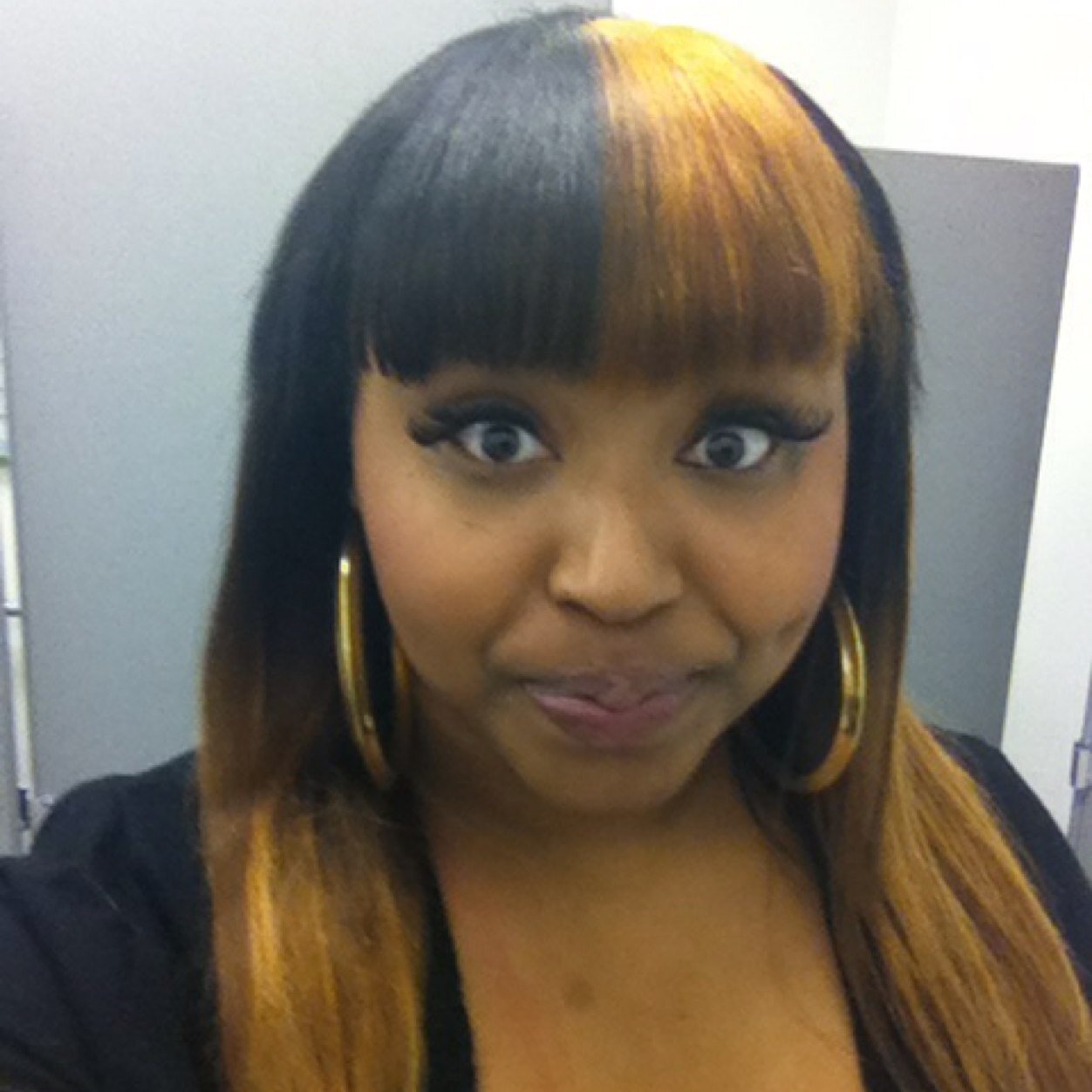 MiQ 
IG: Lipstickdivaa  Go follow me

Hair Stylist , Makeup Artist   Money Motavated
