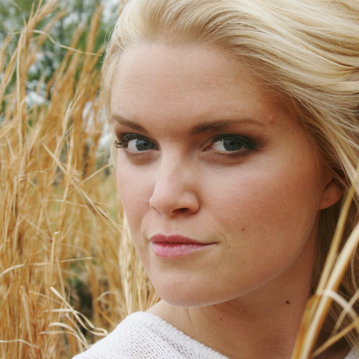 AshleeReed22's profile picture. Ashlee Reed and her ministries' mission is to help girls find their own Beauty Out Of Ashes by using her testimony and songs for God.