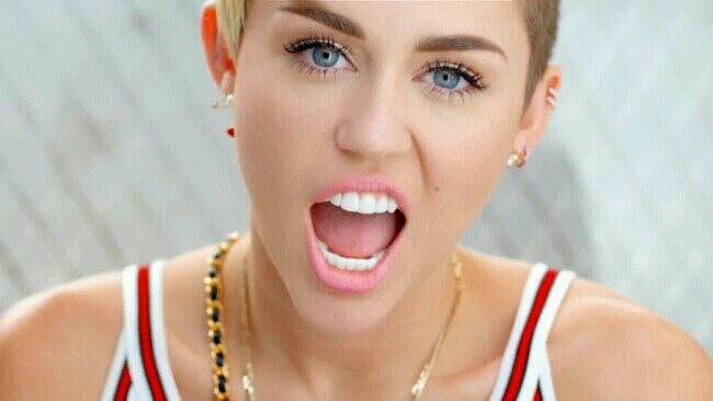 i love miley cyrus so fuck u if u dont