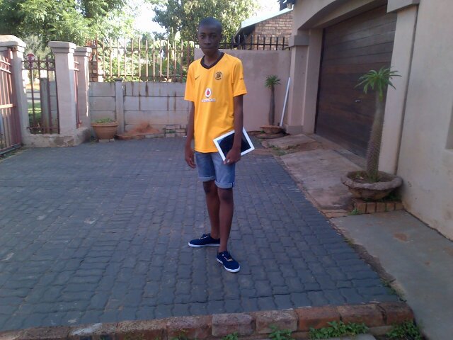 A fan of house music,soccer and F1 and like to travel. Follow me I'll follow back.