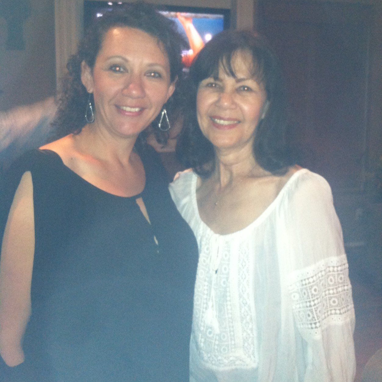 llveloz's profile picture. 