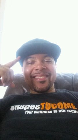Single, god 1st, boxing is my life, love meeting new people and having fun no matter what. Enjoying life. Follow me if you wanna know more. Be blessed.