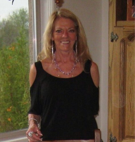 Worked 27yrs Fed Govt, USAF. Alarmed by inability of gov to do what is needed for USA. A girl can never have too many stilettos! Love cooking/wine/gardening.