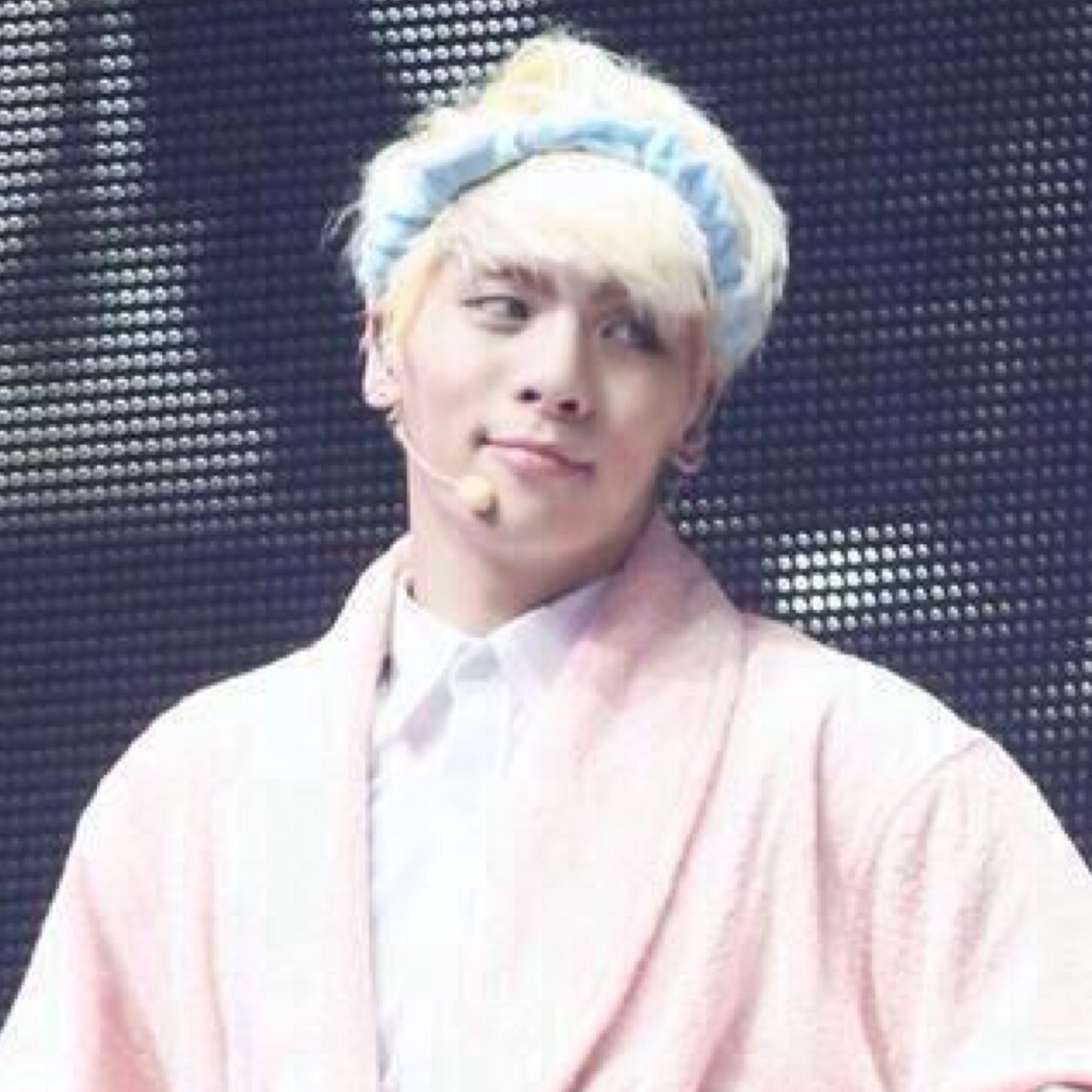 ผมบลิงบลิงจงฮยอน ณ ฉายแสง มาคุยกันแล้วคุณจะหลงรักผม ^____^ #bFAM @_KEYSNb 03/11/55