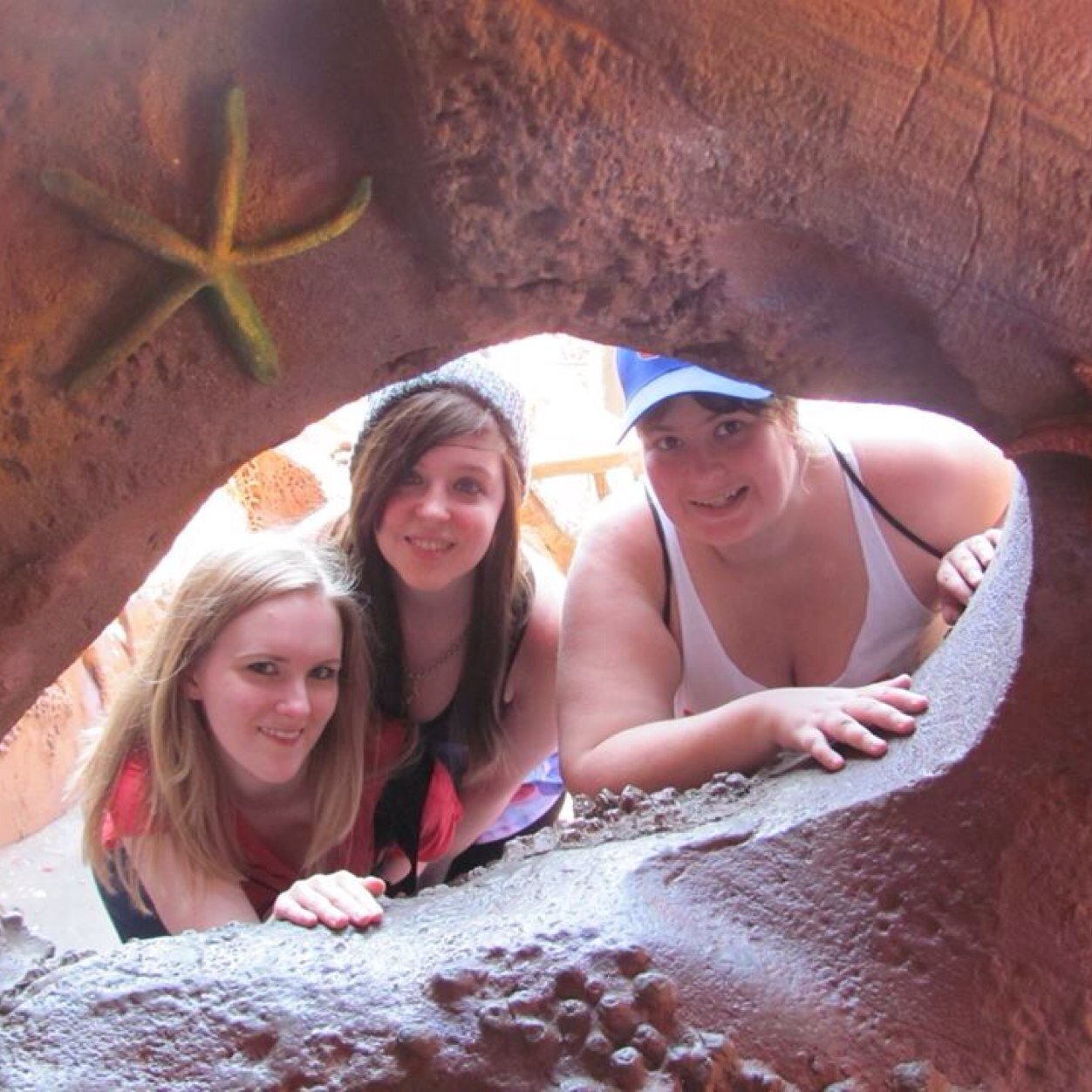 Hi My Name Is Danielle and im 23.  im from 
Ocala, floridaI love BVB and juliet simms i wouldnt be here today if it wasnt for my idol and my bands i listen to.