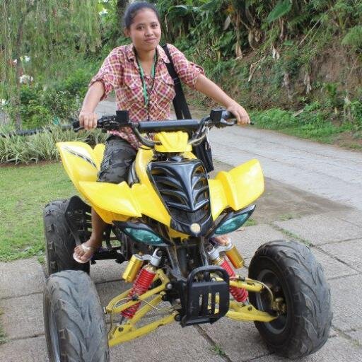 simple,cuek,...gx peduli pa kta org...aku ya aku....qm ya qm......qta pya cra masing2 untuk mnjlni hdup....:)