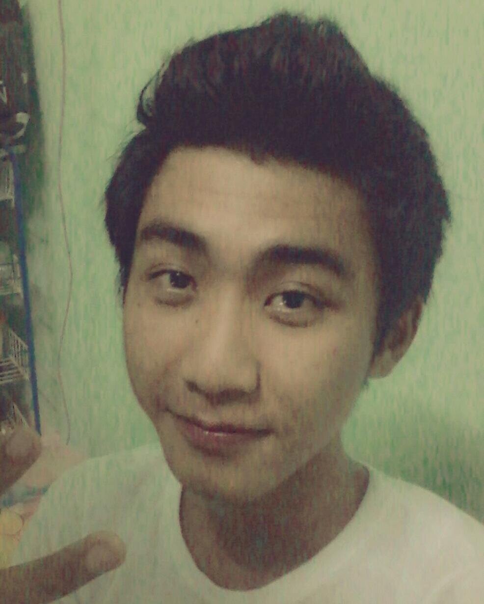 Asian,Myanmar.Trying to go to US and meet with @Davidarchie!!Music is my life!I'm 15 and a cute,young boy!Hope everyone loves me!:D I'm twin bro of @Davidarchie