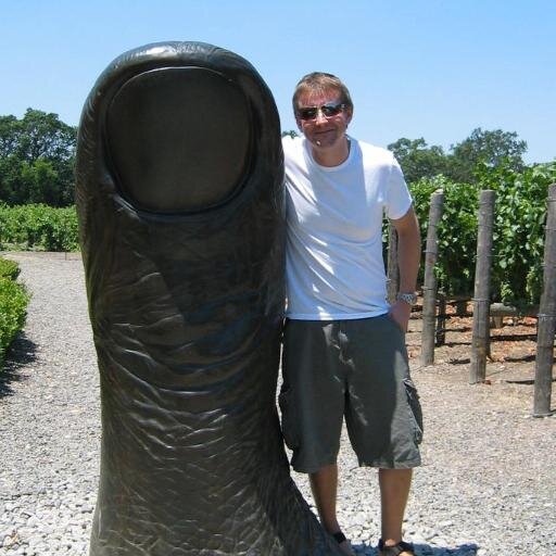 Thumbs up! Part of the good people tribe. Digital innovator, pioneer, entrepreneur. Thrive on making tech, good food & fine wine enhance our lives.