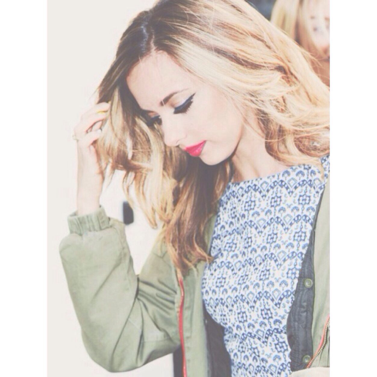 Sorry i had to go..i also still love Harry but he doesnt love me...