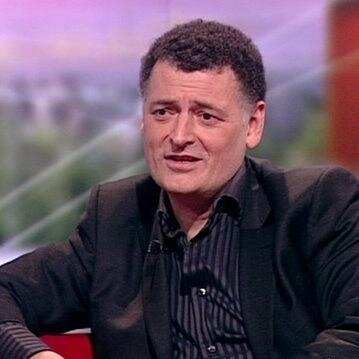 Я Стиви Моффат. Кто я без свего сценария? Гений, сатана, кучеряшка, Шестнадцатый Доктор.