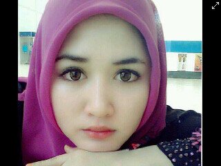 DewiituNaila's profile picture. 