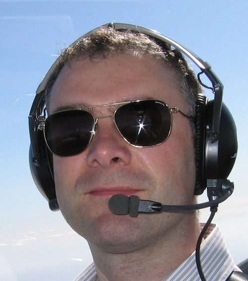 Live in Edinburgh, UK. Love travel, general aviation and anything techy!
