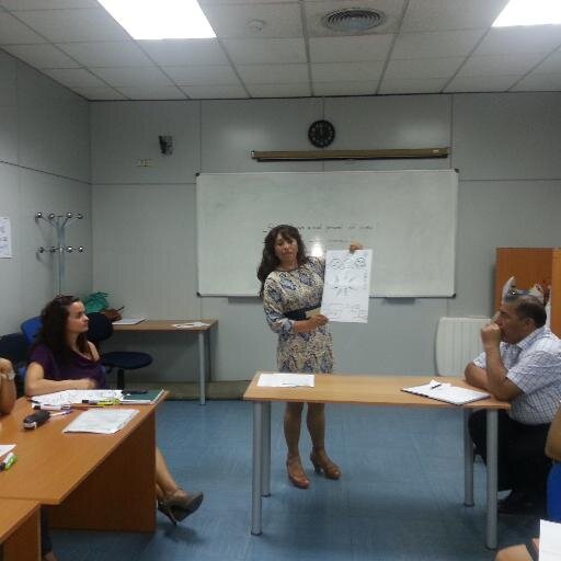 Soy una mujer luchadora con muchas propuestas para mejorar el desarrollo de mi país, y quiero una oportunidad para llevar a cabo mis proyectos.