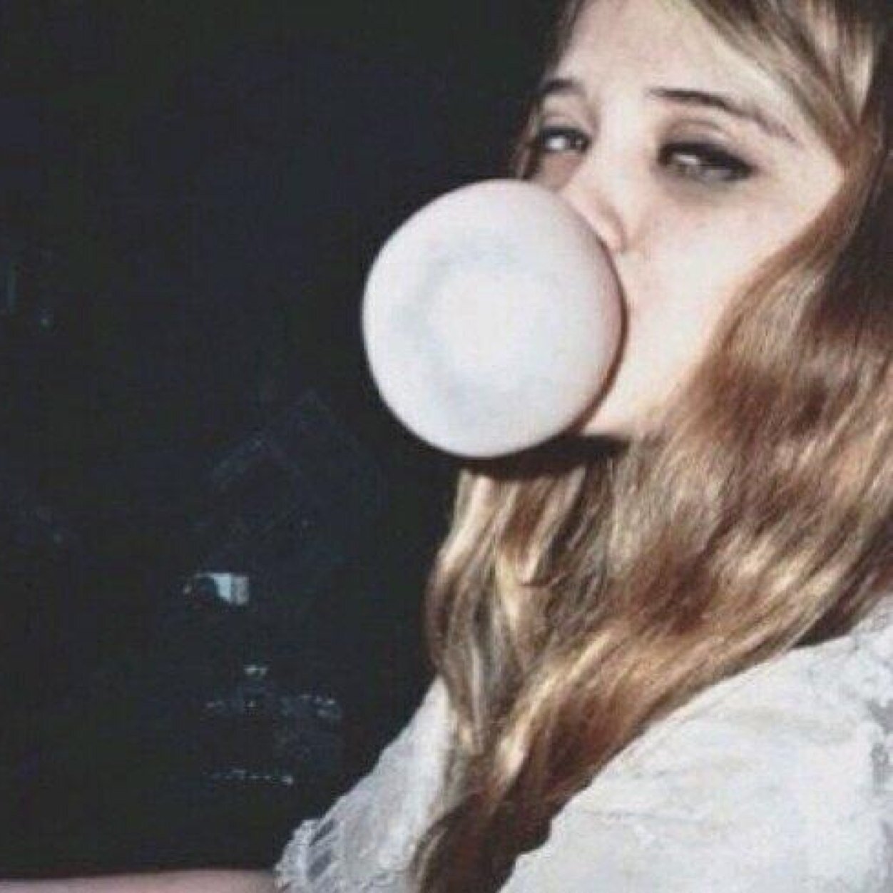 Je cherche la perfection en vomissant ma haine