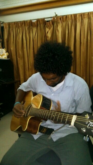 Live in Mumbai- Working in AD agency and love Music    { Life's ruff but through Christ i find my strength} :)