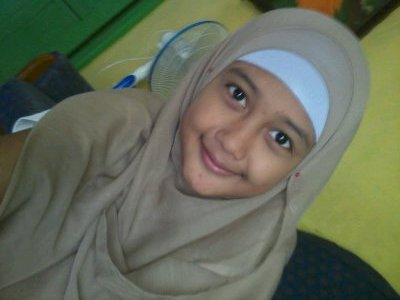 satu senyuman, satu masalah yang ada dihidup kalian akan hilang :)