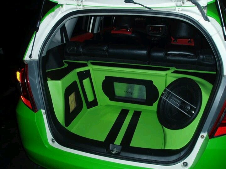 HID khusus motor garansi 1th dan mengerjakan jok paten Mb tech dan kulit asli hub:087889069805 & 085210103298 / watsapp :087889069805 , pin BB 755D015D