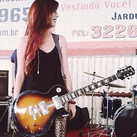 Metal alternativo/post-grunge.
Contato: madhouse.band@hotmail.com