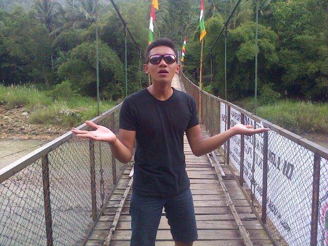 Borgeskhan's profile picture. Yang follow aku tak kasih jempol 1000000 :D *1922*