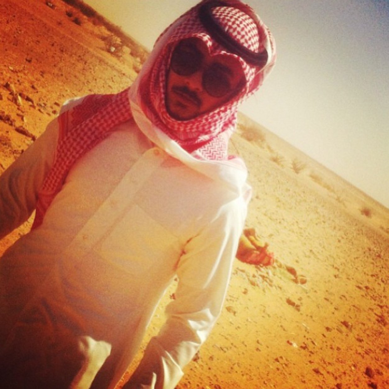الحب - يقطع عرق عينك ويعميها*